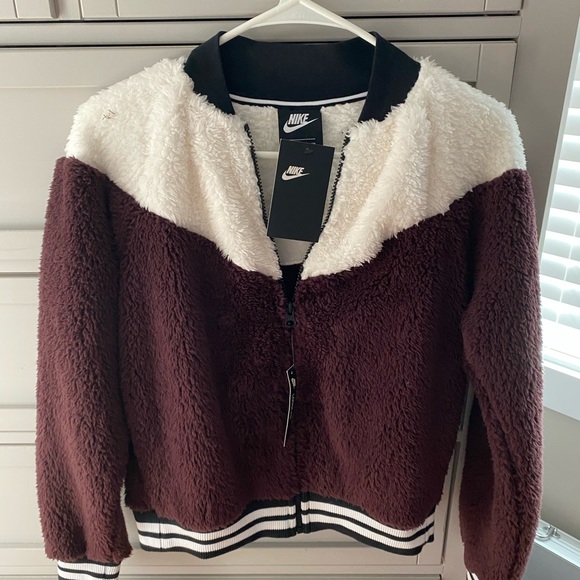 NWT Nike Jacket - Picture 1 of 6